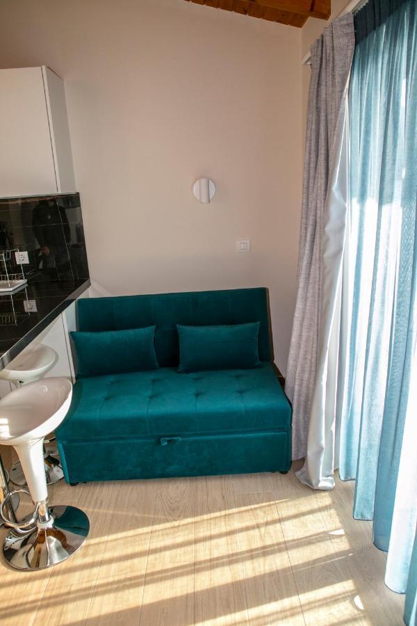 Hotel Alexander Mýtikas Екстериор снимка