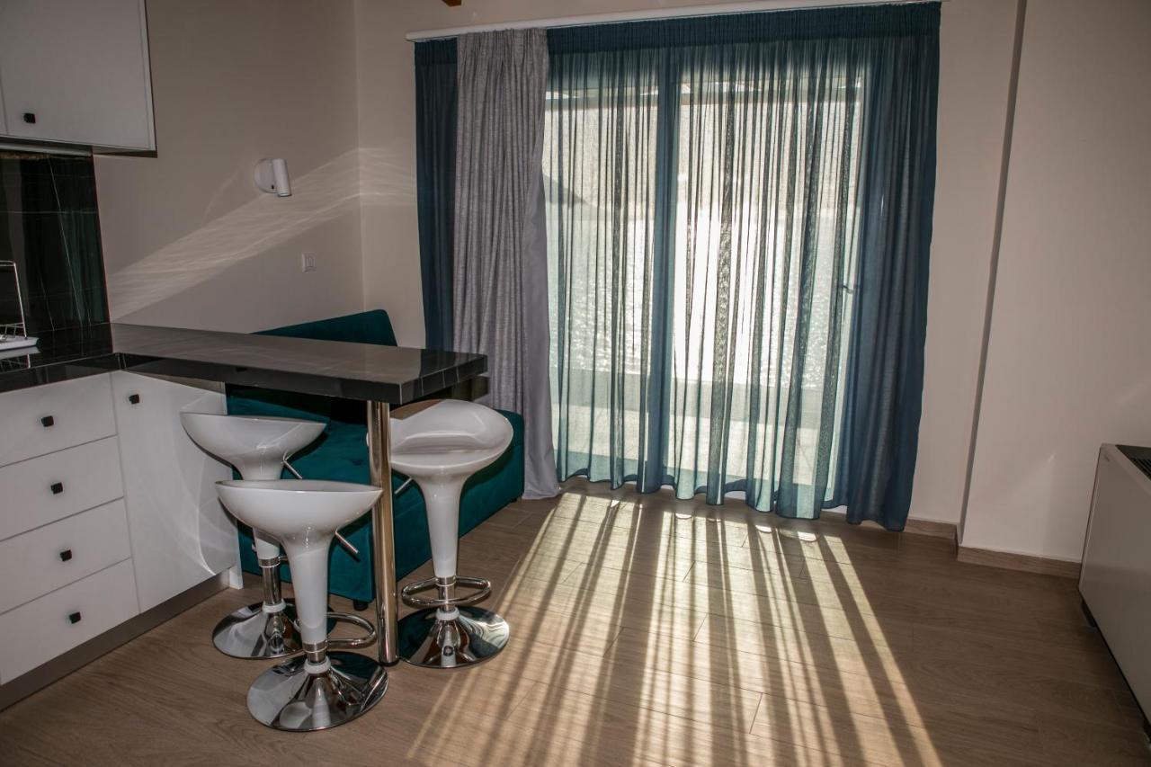 Hotel Alexander Mýtikas Екстериор снимка