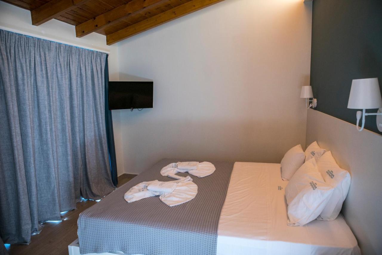 Hotel Alexander Mýtikas Екстериор снимка