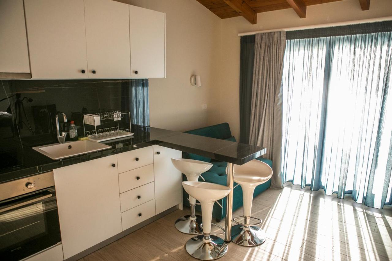 Hotel Alexander Mýtikas Екстериор снимка