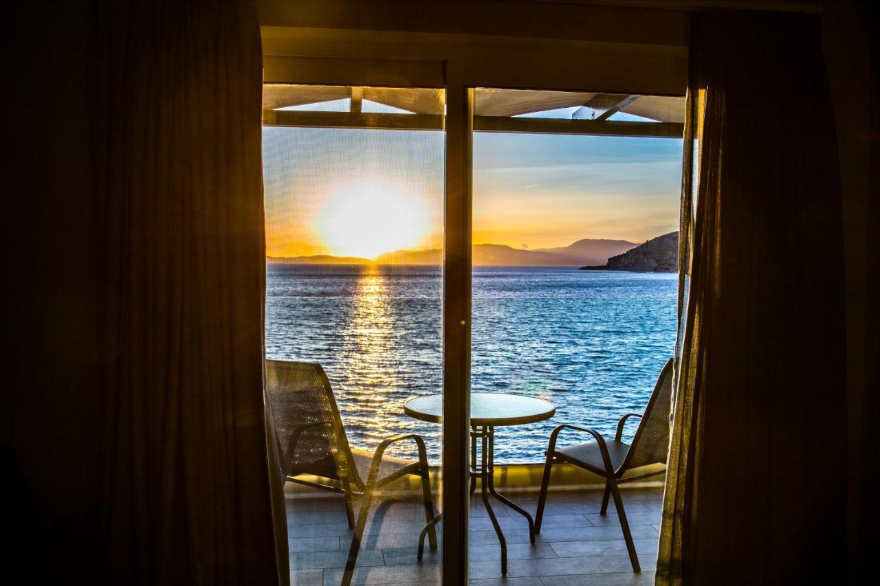 Hotel Alexander Mýtikas Екстериор снимка