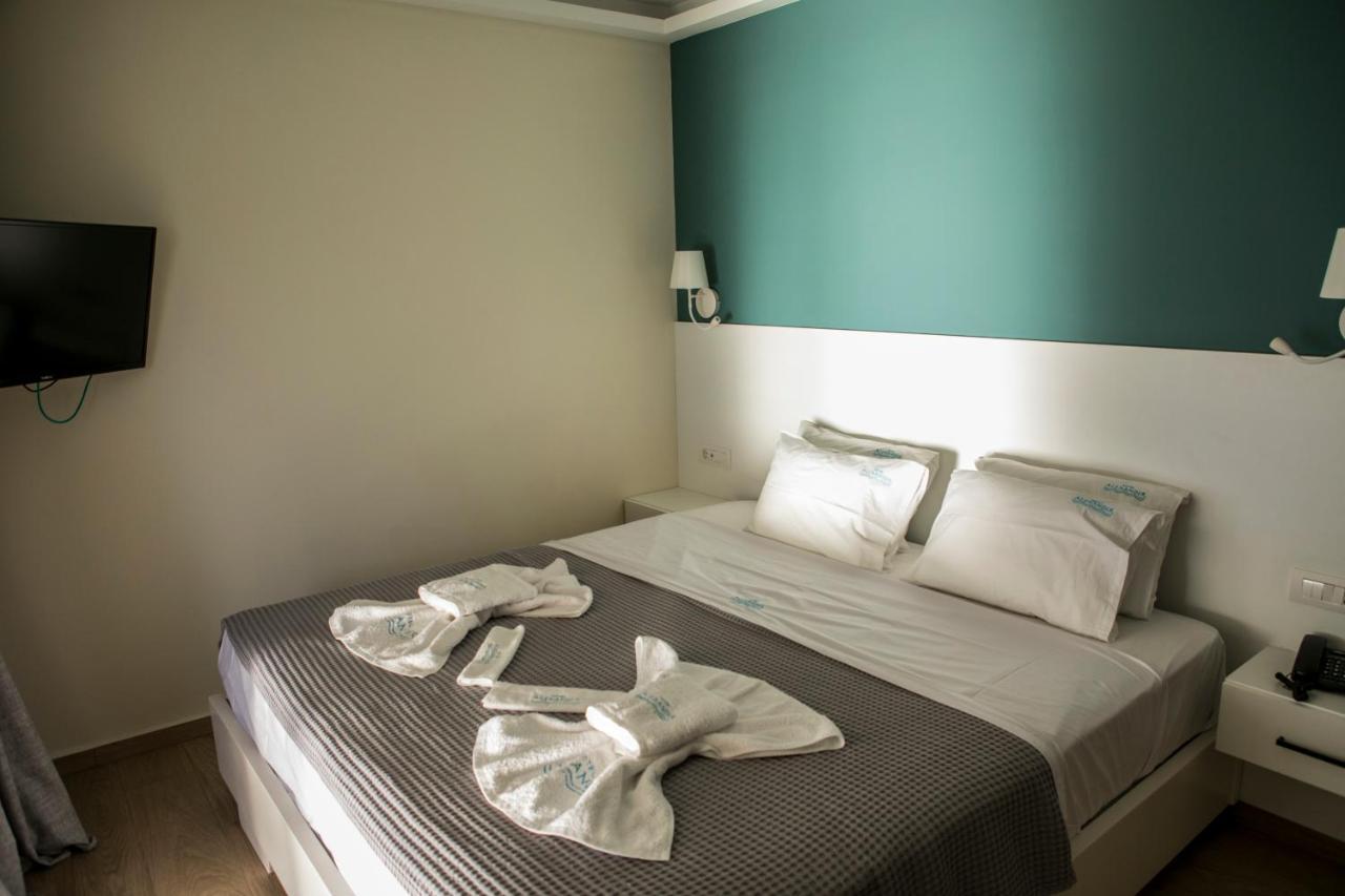 Hotel Alexander Mýtikas Екстериор снимка
