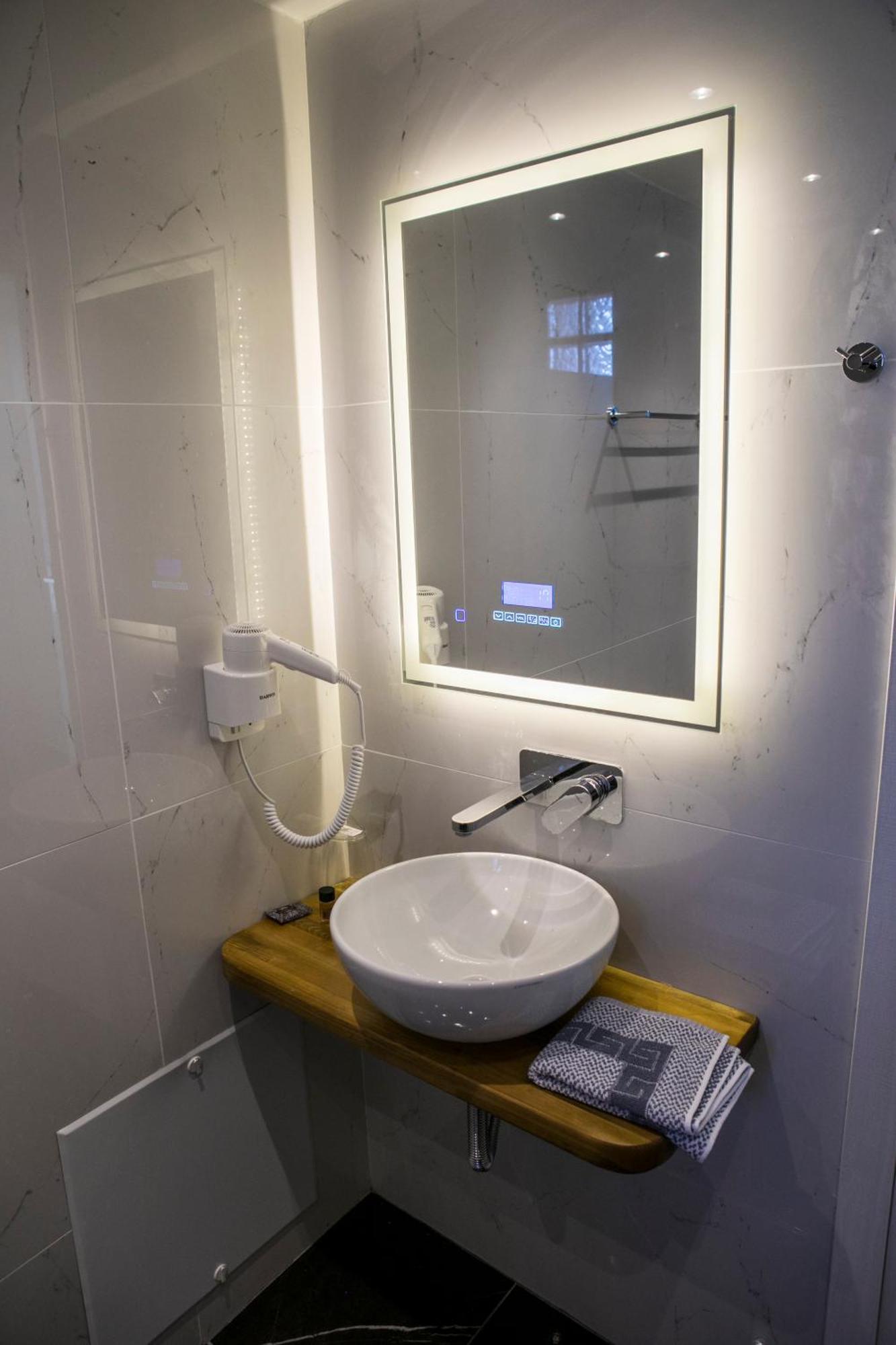 Hotel Alexander Mýtikas Екстериор снимка