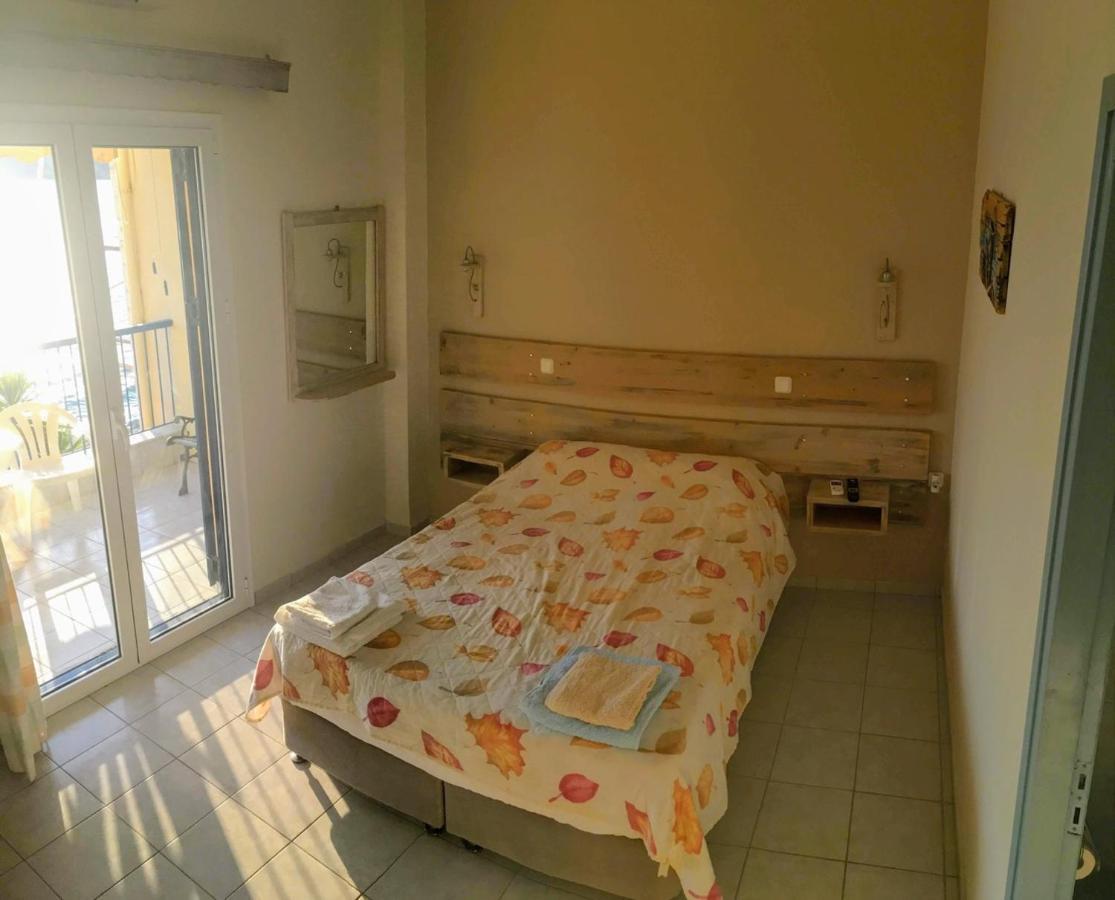 Hotel Alexander Mýtikas Екстериор снимка